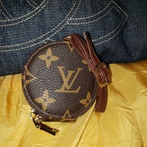 New round fashion ear bud case